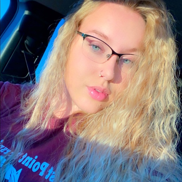 Meet your Posher, Katelynne - Picture 1 of 1